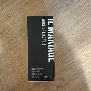 IL MAKIAGE Woke Up Like This Foundation 1 Fl oz shade 040